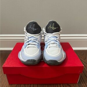 COPY - Kyrie Infinity EP Basketball Shoes